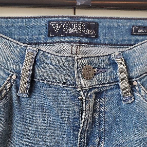 GUESS Jeans, Skinny, Size 27, Metal buckle Loops, Stretchy, Excellent Condition! - Picture 2 of 10
